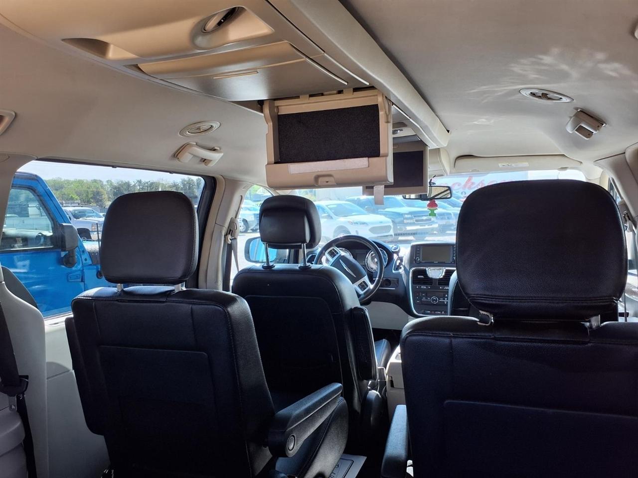 Chrysler Town & Country 4dr Wgn Touring 2014