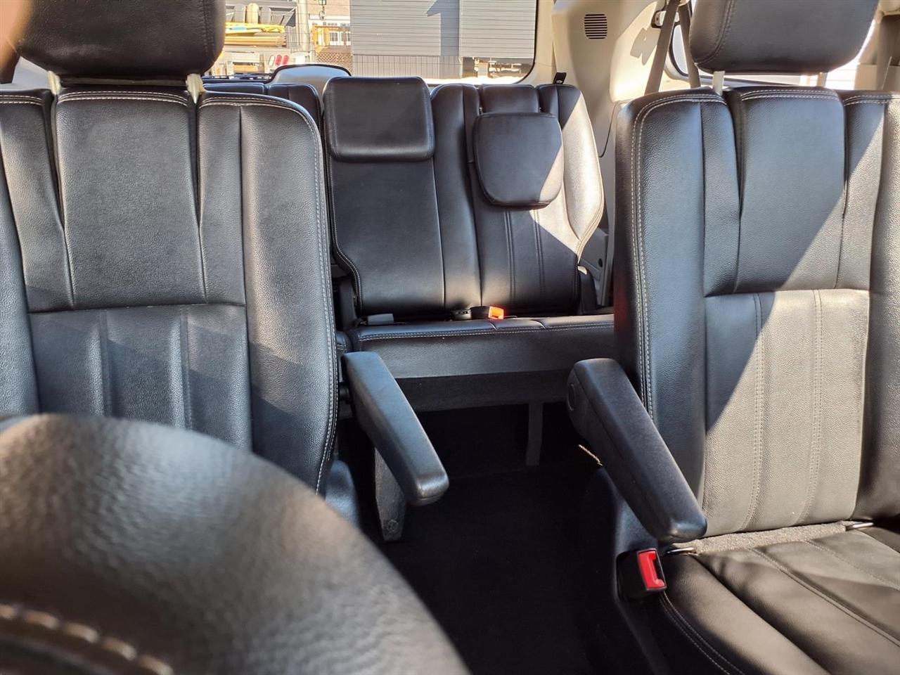 Chrysler Town & Country 4dr Wgn Touring 2014