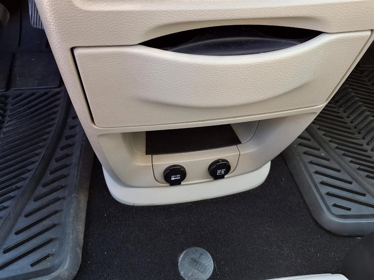 Chrysler Town & Country 4dr Wgn Touring 2014