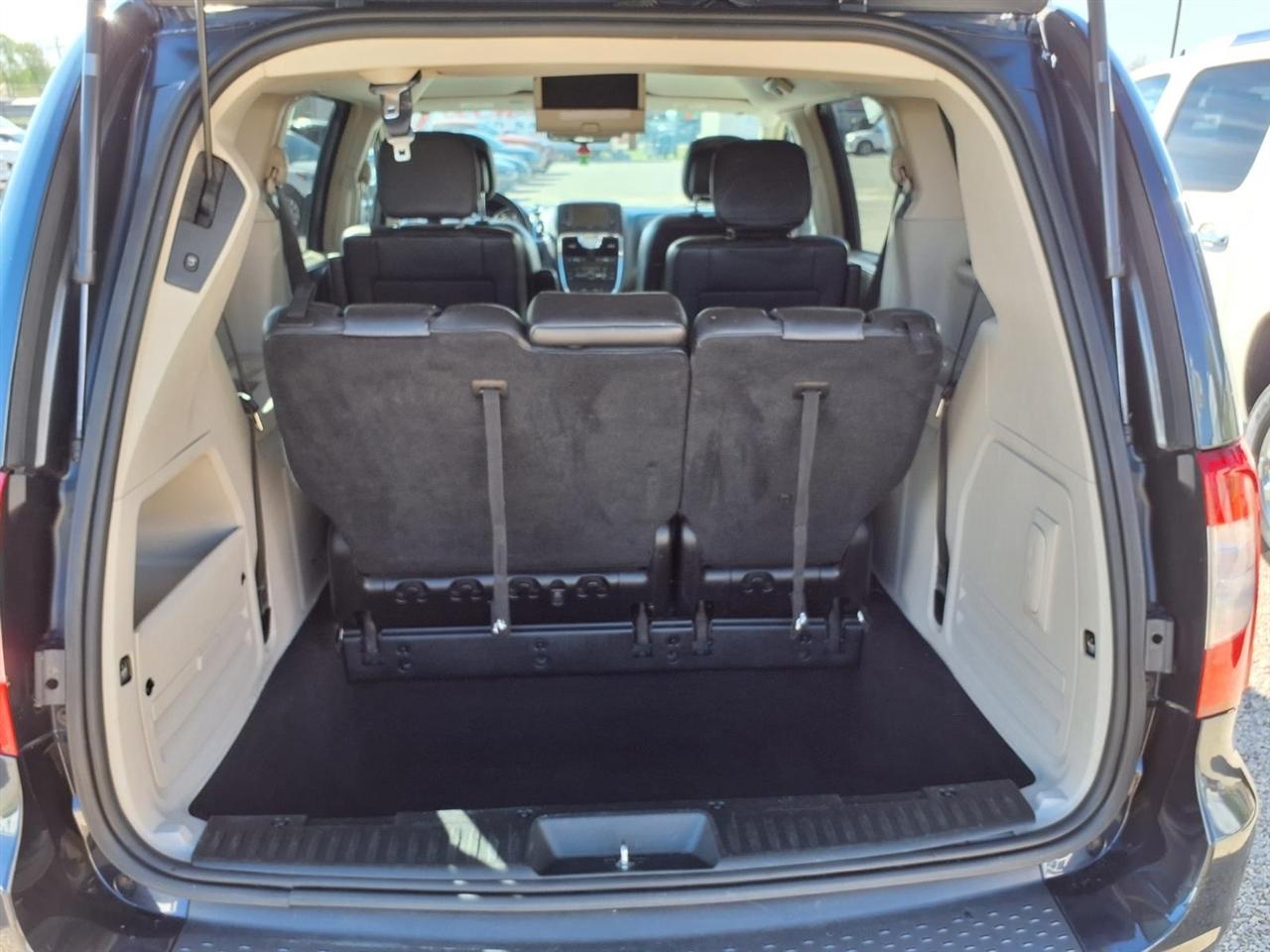 Chrysler Town & Country 4dr Wgn Touring 2014