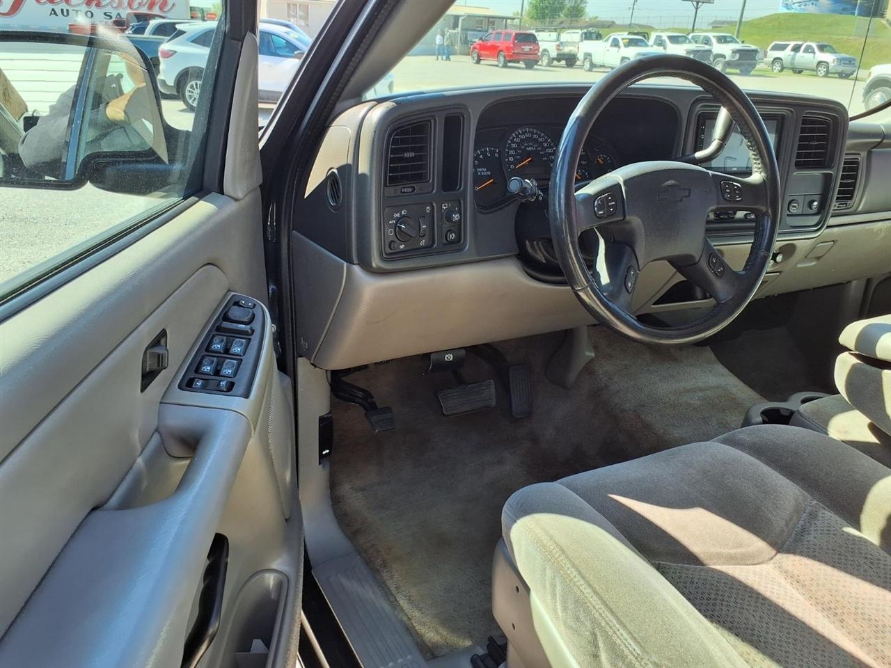 Chevrolet Suburban 4dr 1500 LS 2005