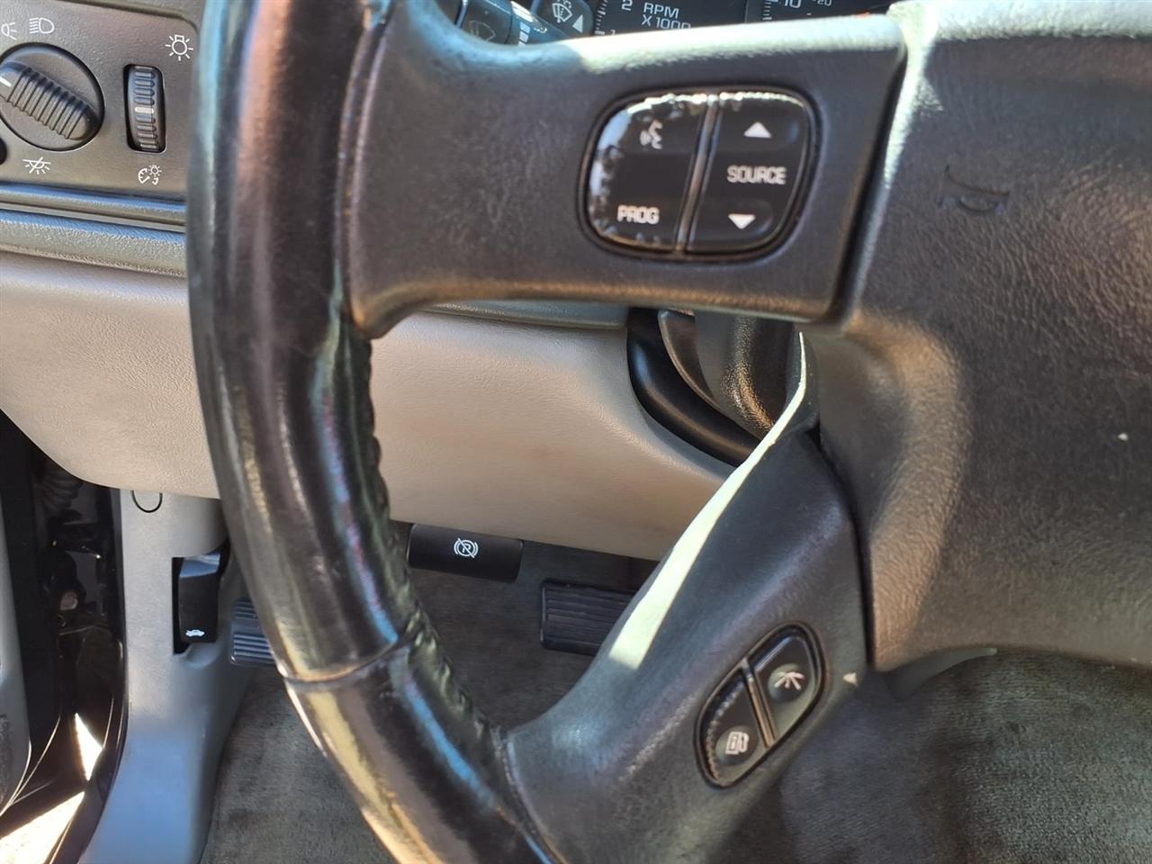 Chevrolet Suburban 4dr 1500 LS 2005