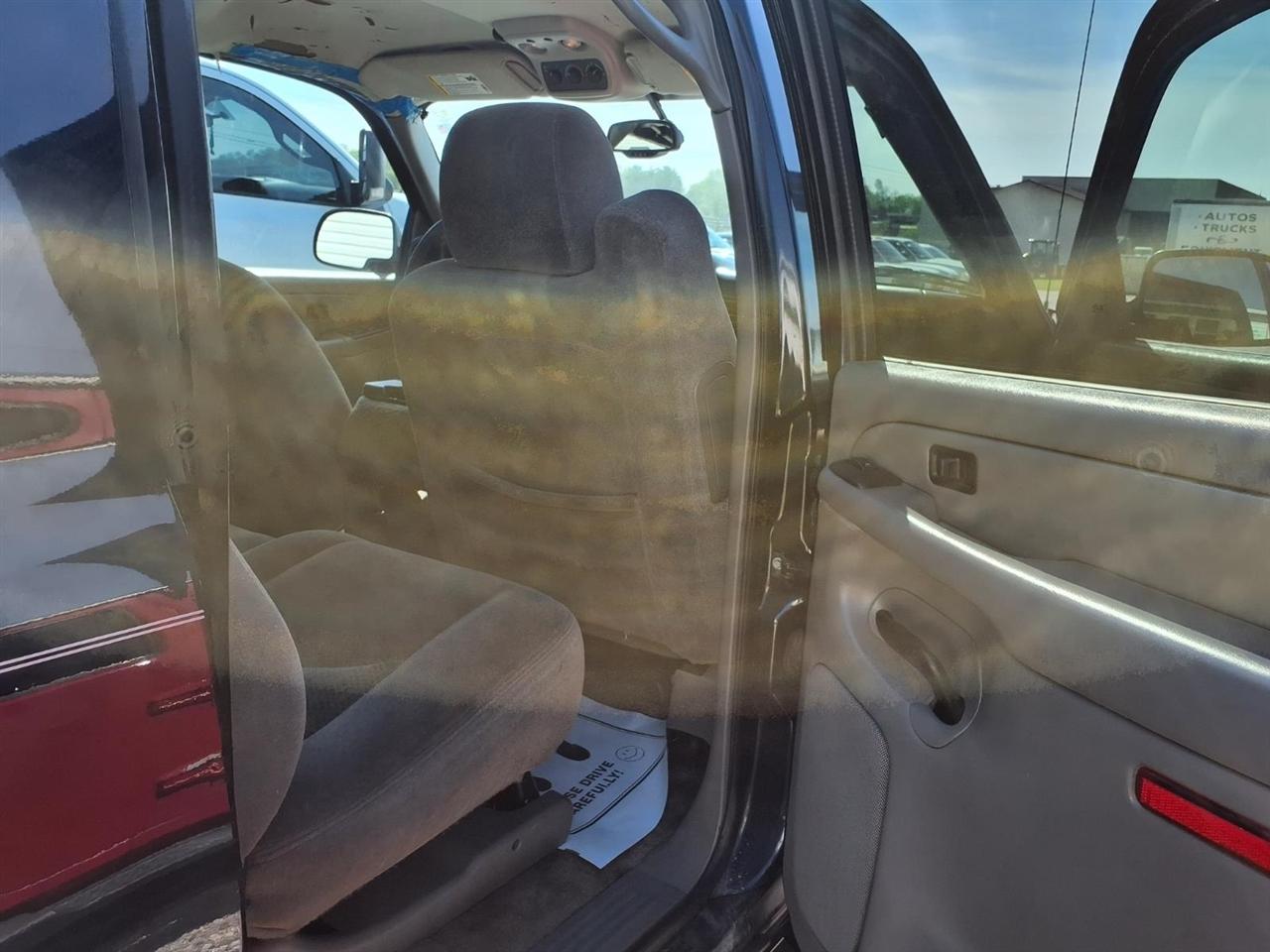 Chevrolet Suburban 4dr 1500 LS 2005