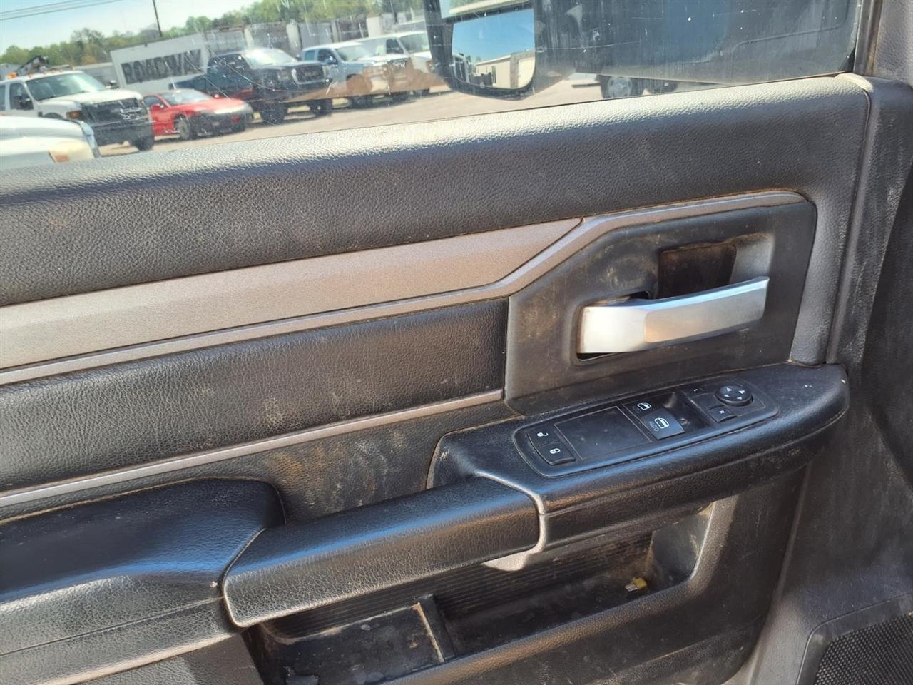 RAM 5500 Chassis Cab Tradesman 4x2 Reg Cab 60" CA 144.5" WB 2019