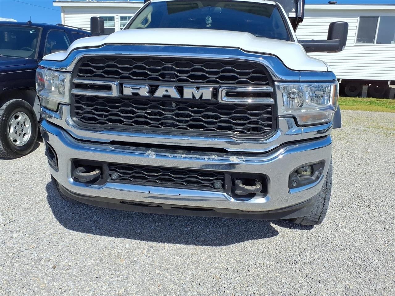 RAM 5500 Chassis Cab Tradesman 4x2 Reg Cab 60" CA 144.5" WB 2019