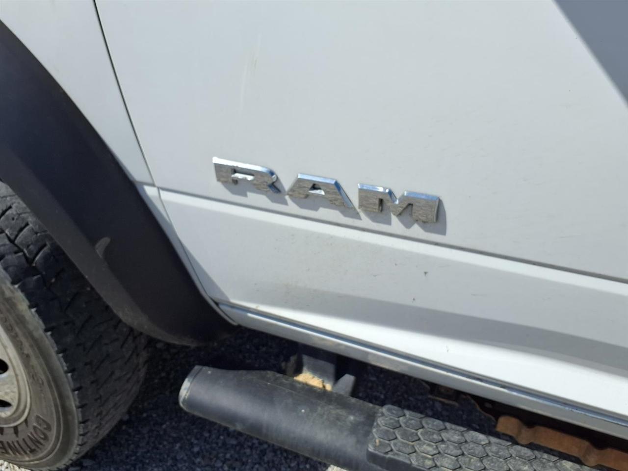 RAM 5500 Chassis Cab Tradesman 4x2 Reg Cab 60" CA 144.5" WB 2019