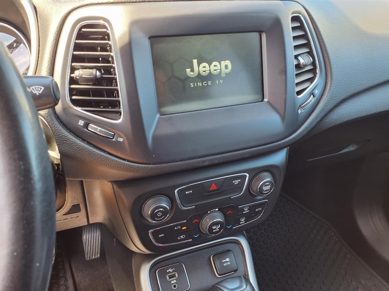 Jeep Compass Latitude FWD 2021