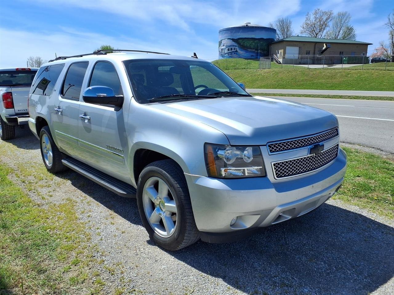 Chevrolet Suburban 4WD 4dr 1500 LTZ 2011