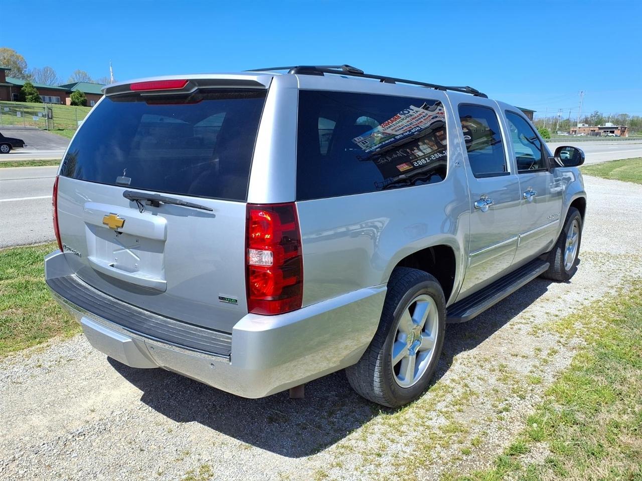 Chevrolet Suburban 4WD 4dr 1500 LTZ 2011