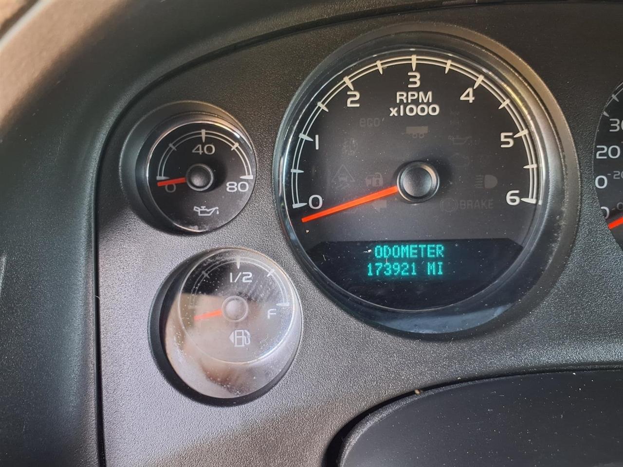 Chevrolet Suburban 4WD 4dr 1500 LTZ 2011