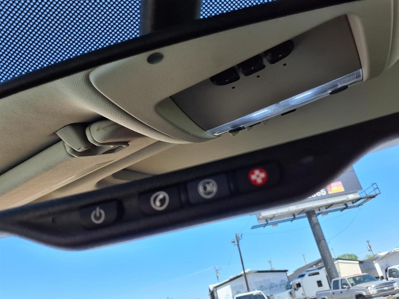 Chevrolet Suburban 4WD 4dr 1500 LTZ 2011