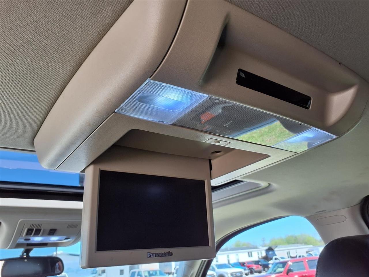 Chevrolet Suburban 4WD 4dr 1500 LTZ 2011