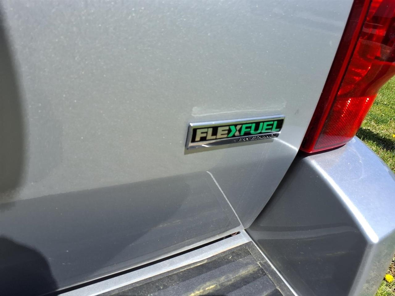 Chevrolet Suburban 4WD 4dr 1500 LTZ 2011