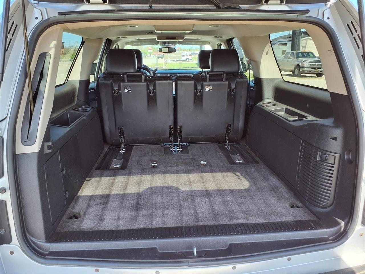 Chevrolet Suburban 4WD 4dr 1500 LTZ 2011