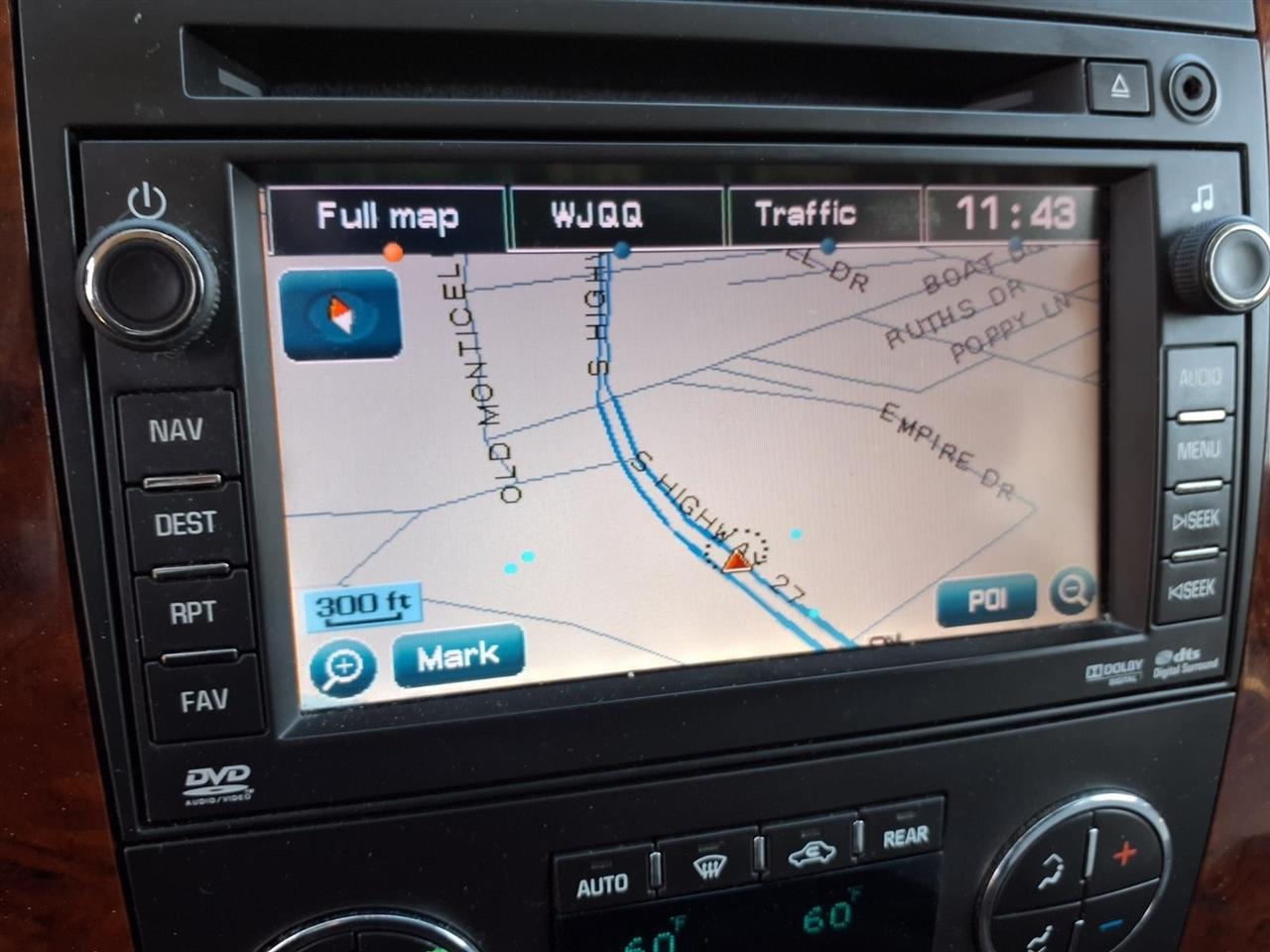 Chevrolet Suburban 4WD 4dr 1500 LTZ 2011