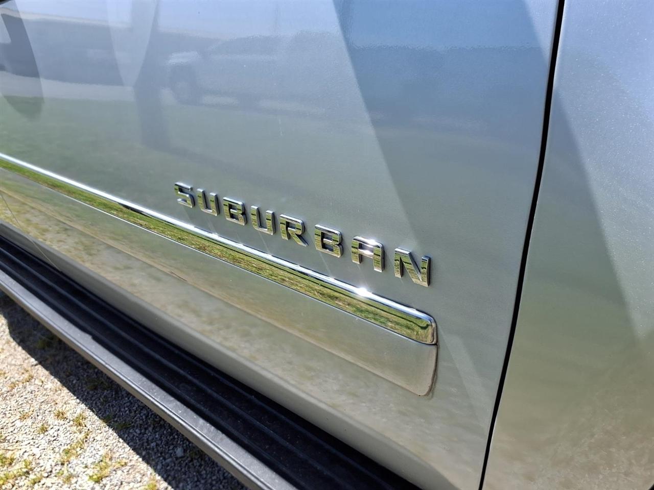 Chevrolet Suburban 4WD 4dr 1500 LTZ 2011