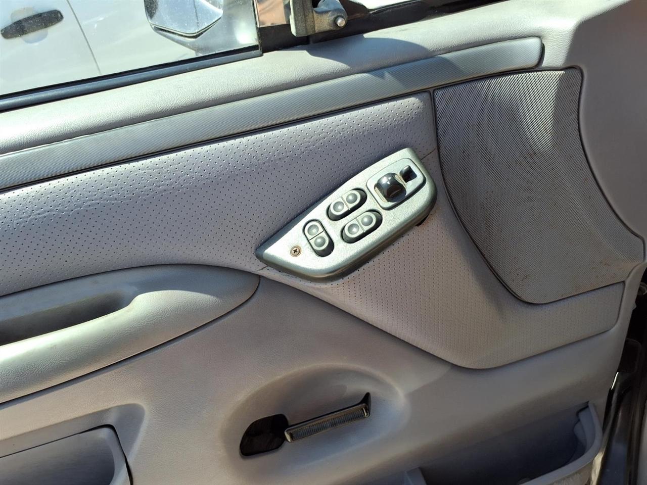 Ford F-150 Reg Cab 116.8" WB 1995