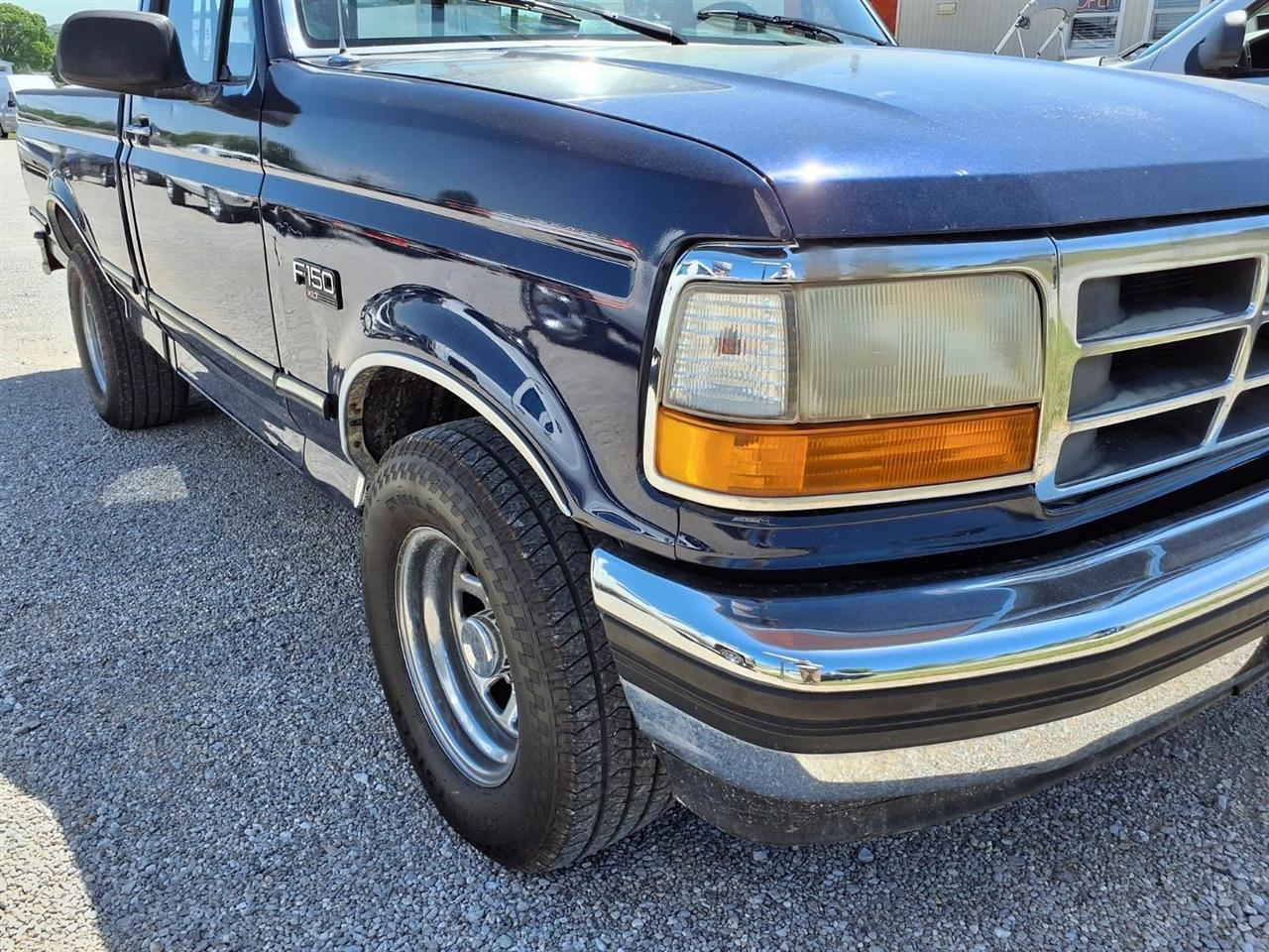 Ford F-150 Reg Cab 116.8" WB 1995