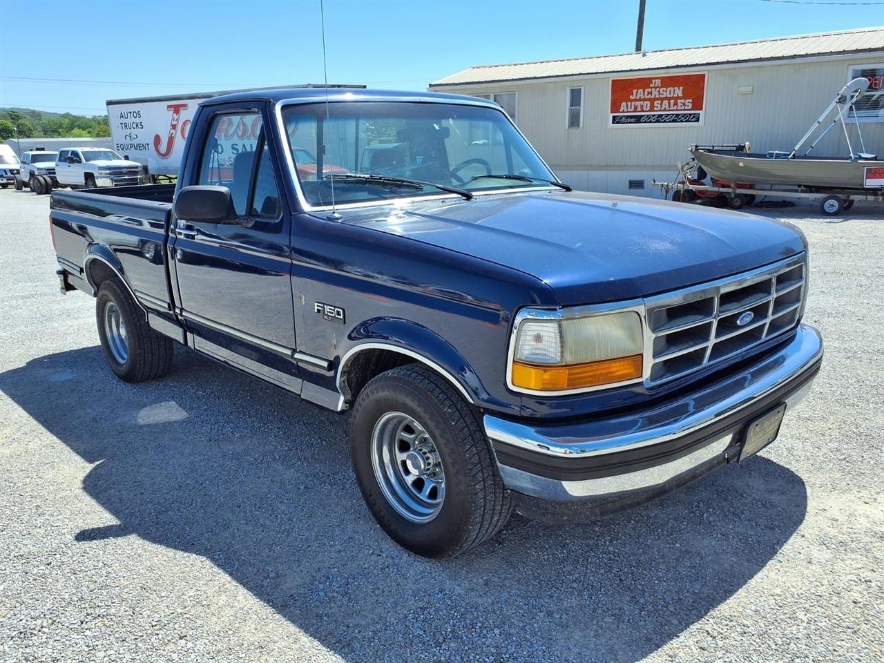 Ford F-150 Reg Cab 116.8" WB 1995