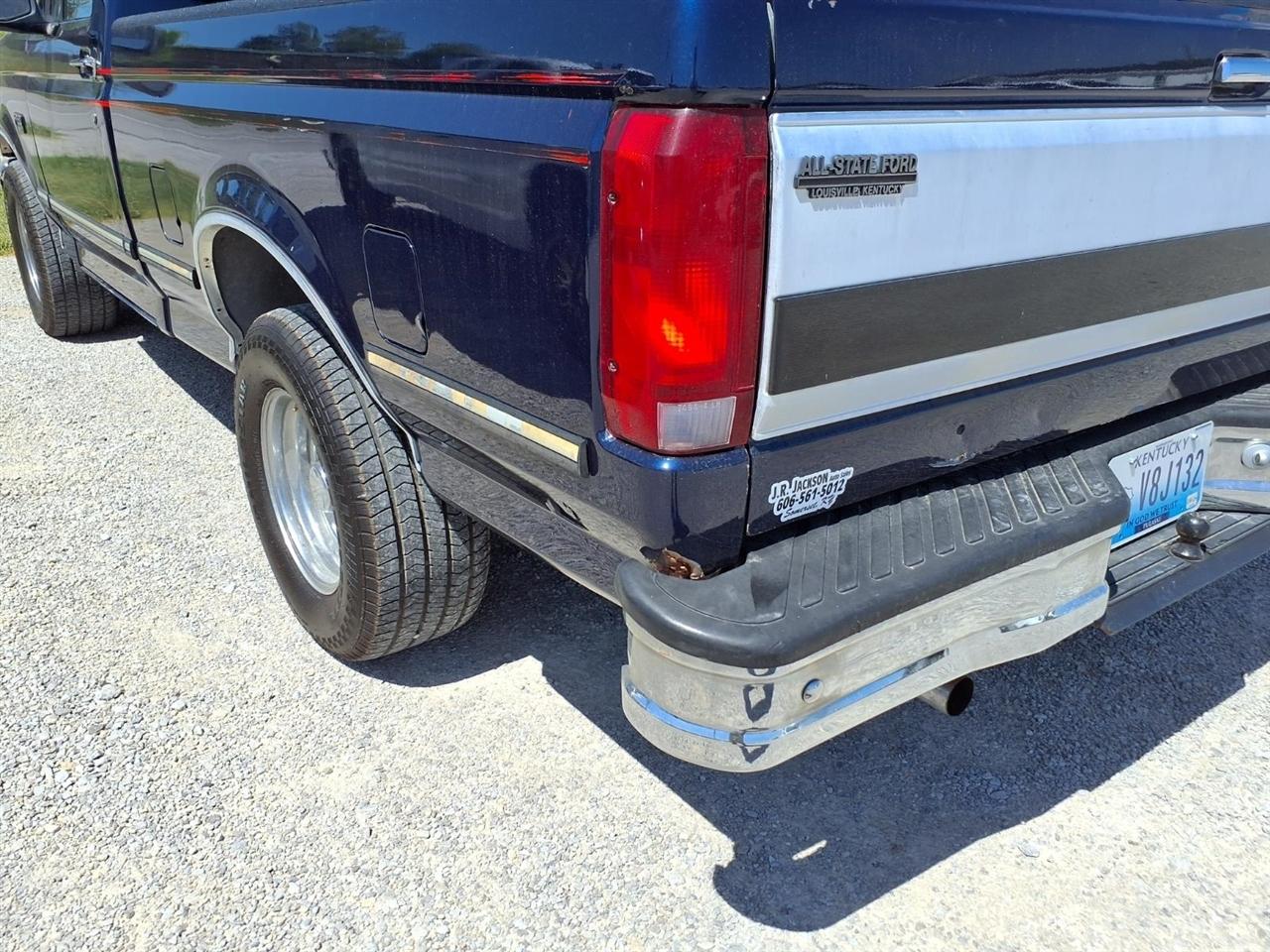 Ford F-150 Reg Cab 116.8" WB 1995