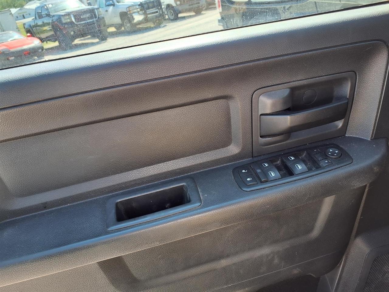 RAM 3500 4WD Crew Cab 169" ST 2011