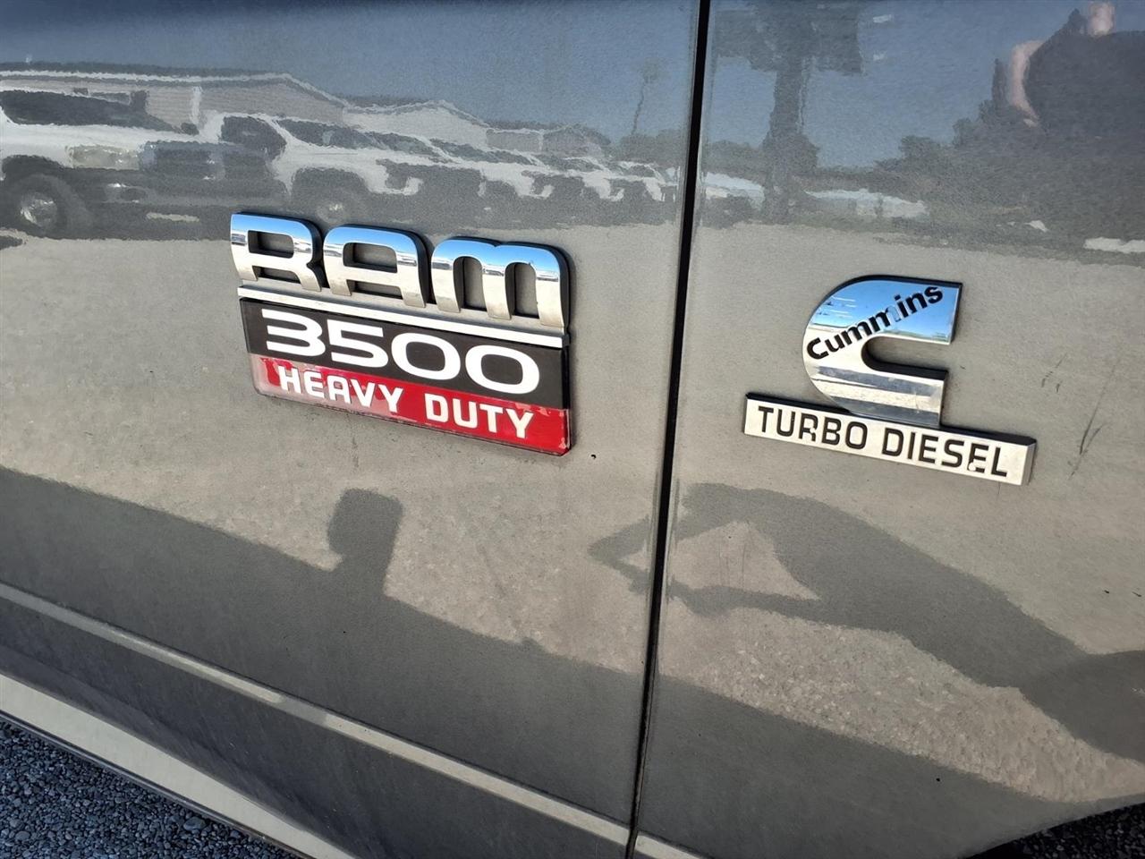 RAM 3500 4WD Crew Cab 169" ST 2011