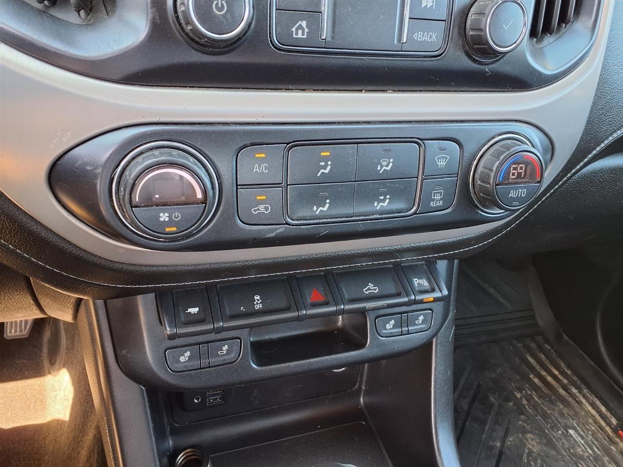 GMC Canyon 4WD Crew Cab 140.5" SLT 2019