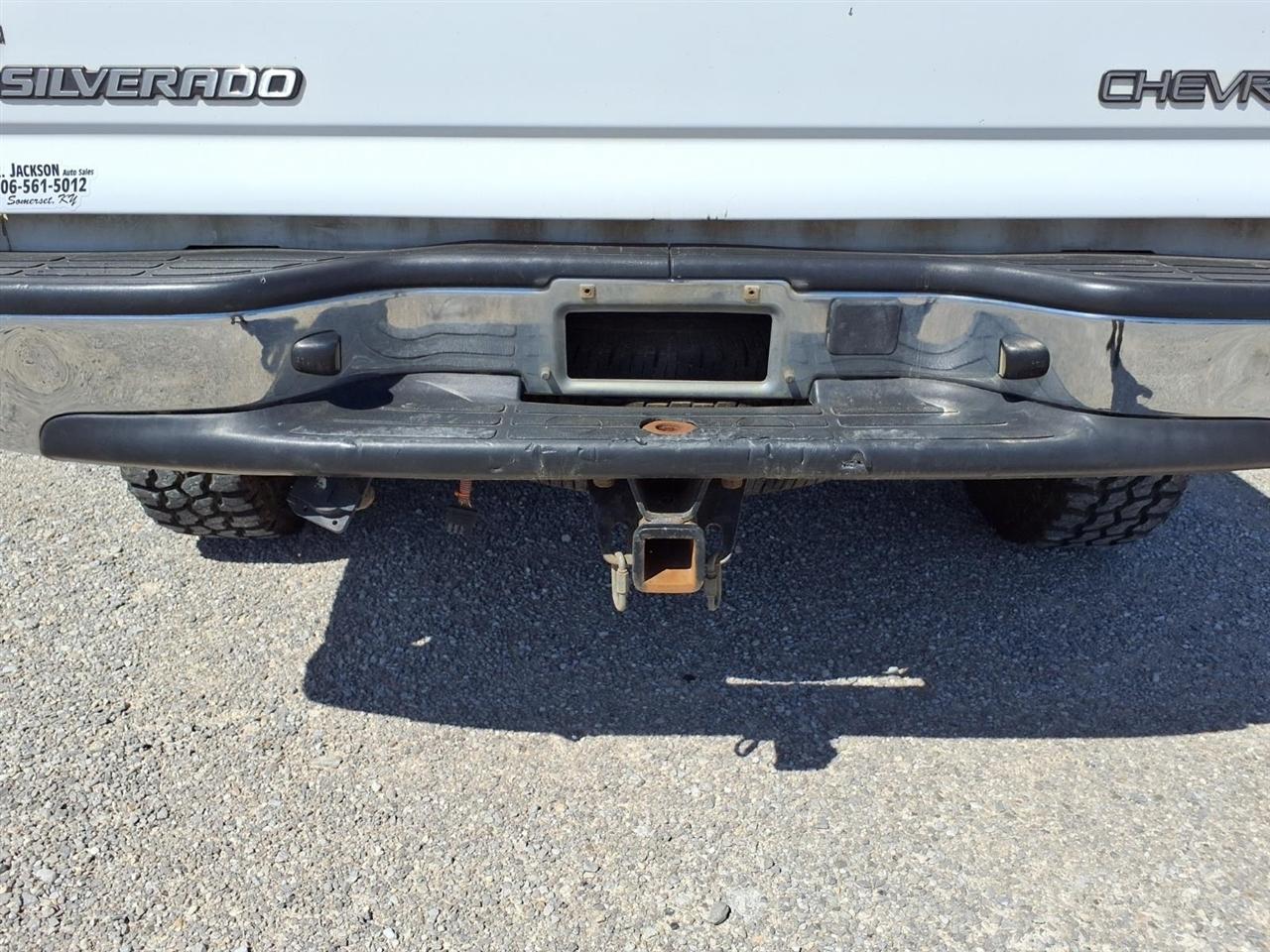 Chevrolet Silverado 1500 Ext Cab 143.5" WB 4WD LS 2004