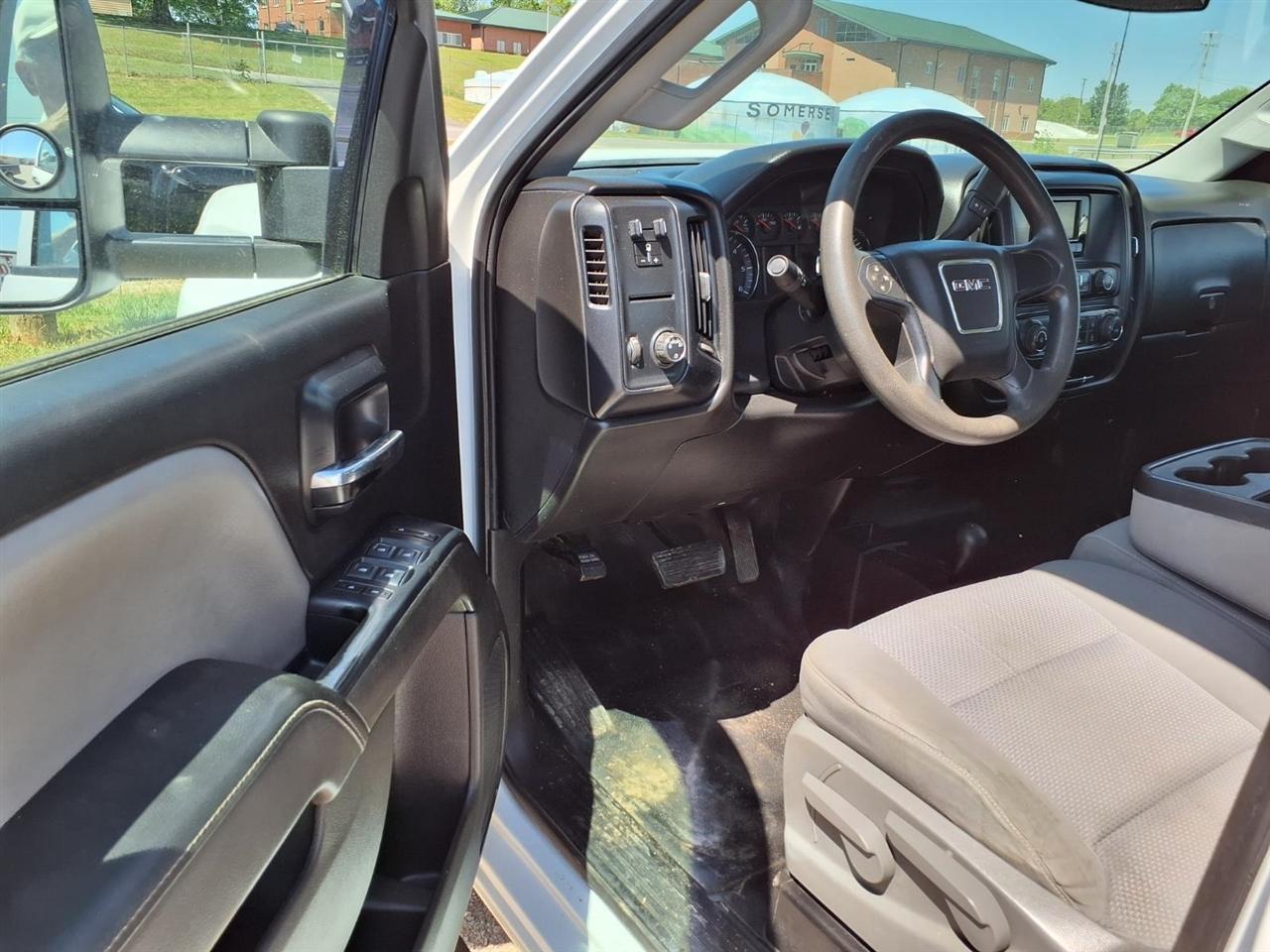 GMC Sierra 2500HD 4WD Double Cab 158.1" 2015