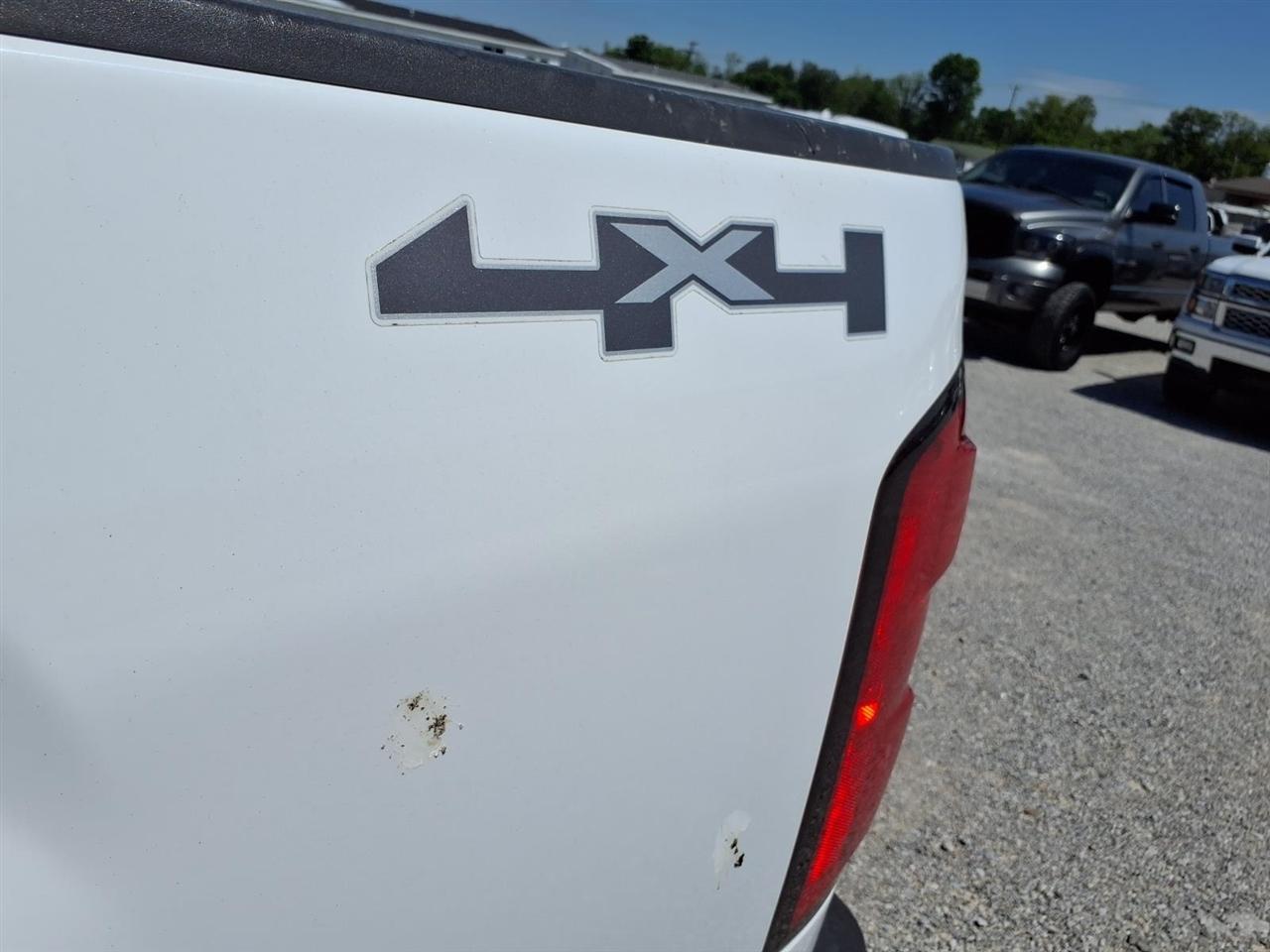 GMC Sierra 2500HD 4WD Double Cab 158.1" 2015