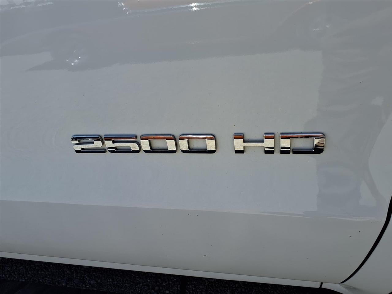 GMC Sierra 2500HD 4WD Double Cab 158.1" 2015