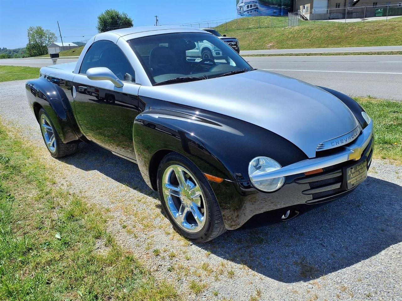 Chevrolet SSR Reg Cab 116.0" WB LS 2004
