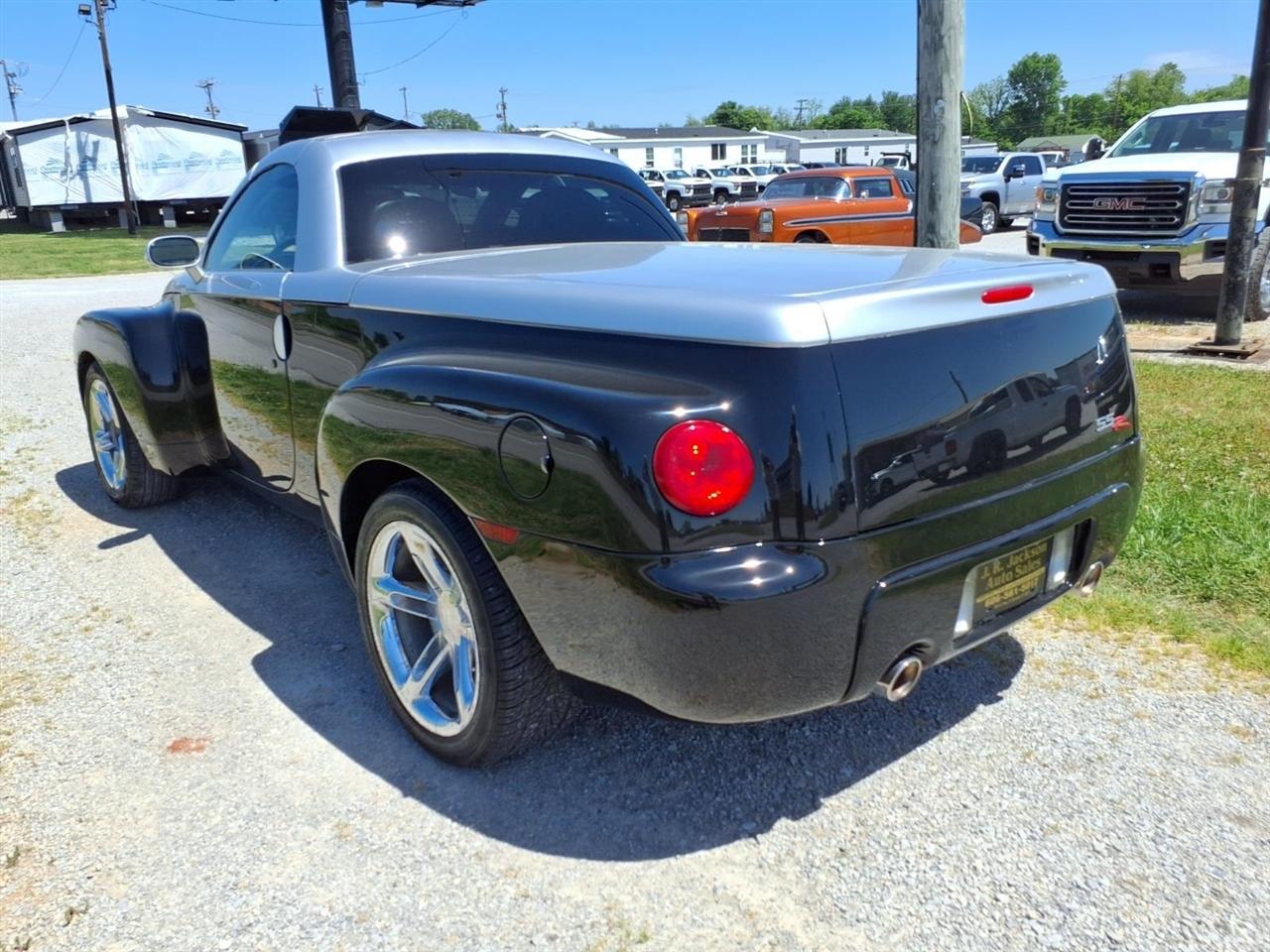 Chevrolet SSR Reg Cab 116.0" WB LS 2004