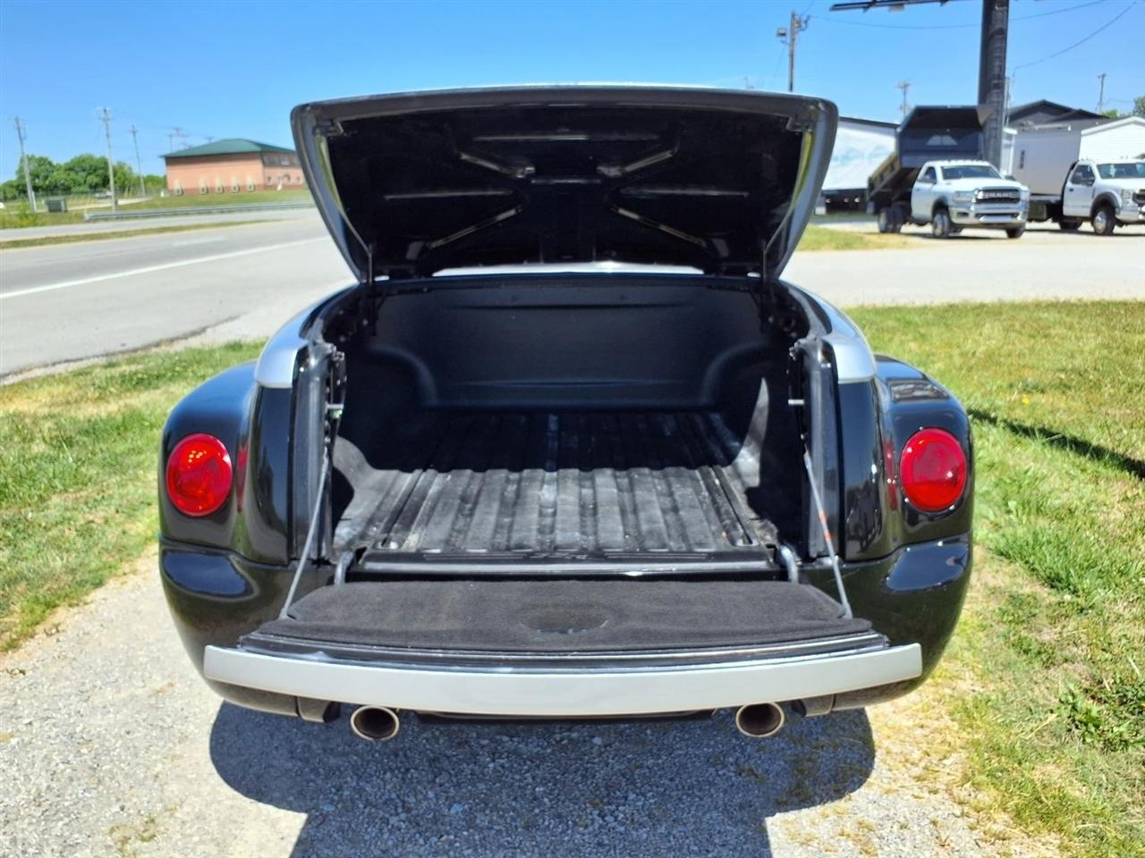 Chevrolet SSR Reg Cab 116.0" WB LS 2004