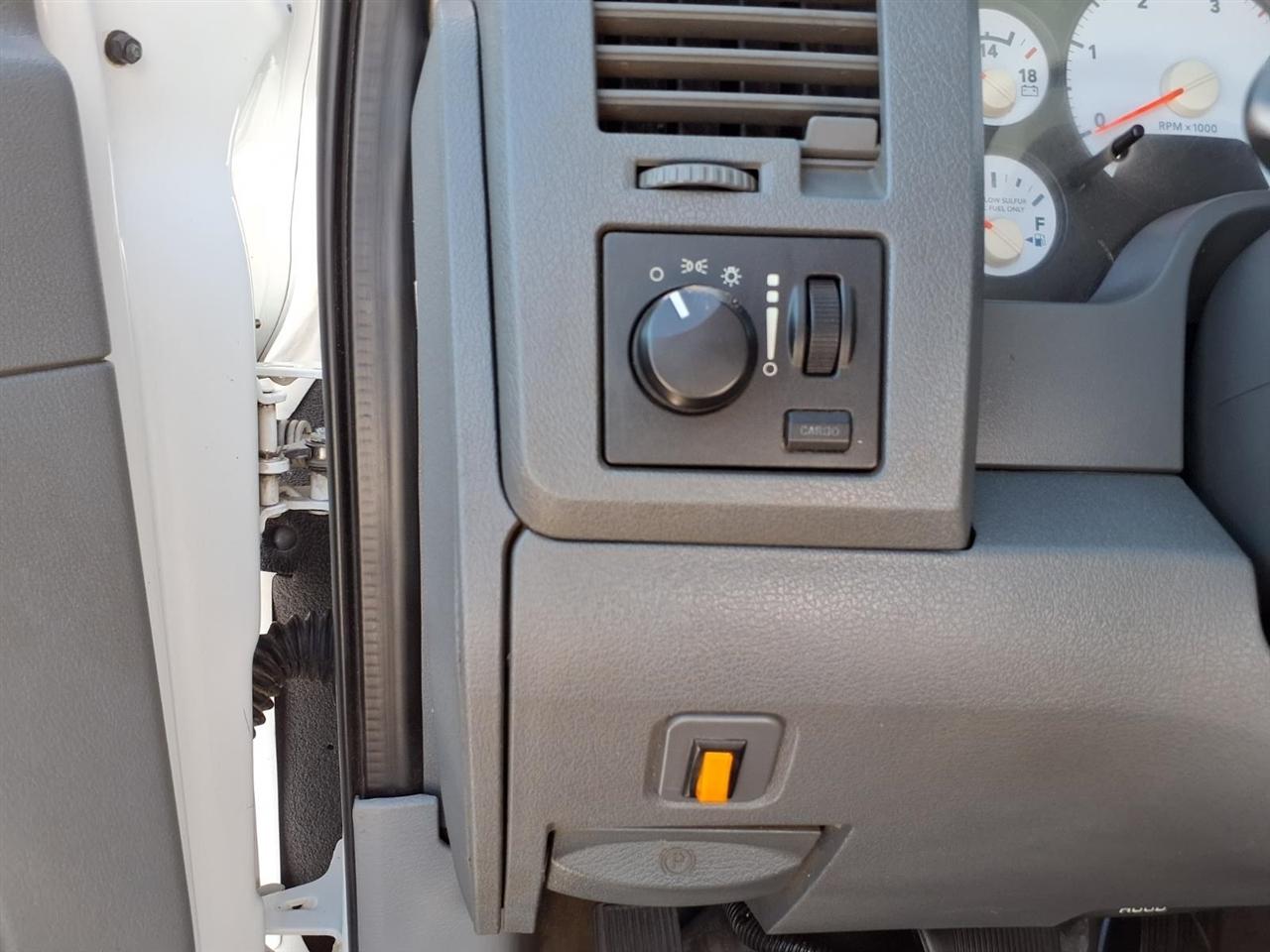 Dodge Ram 2500 4WD Quad Cab 160.5" ST 2008