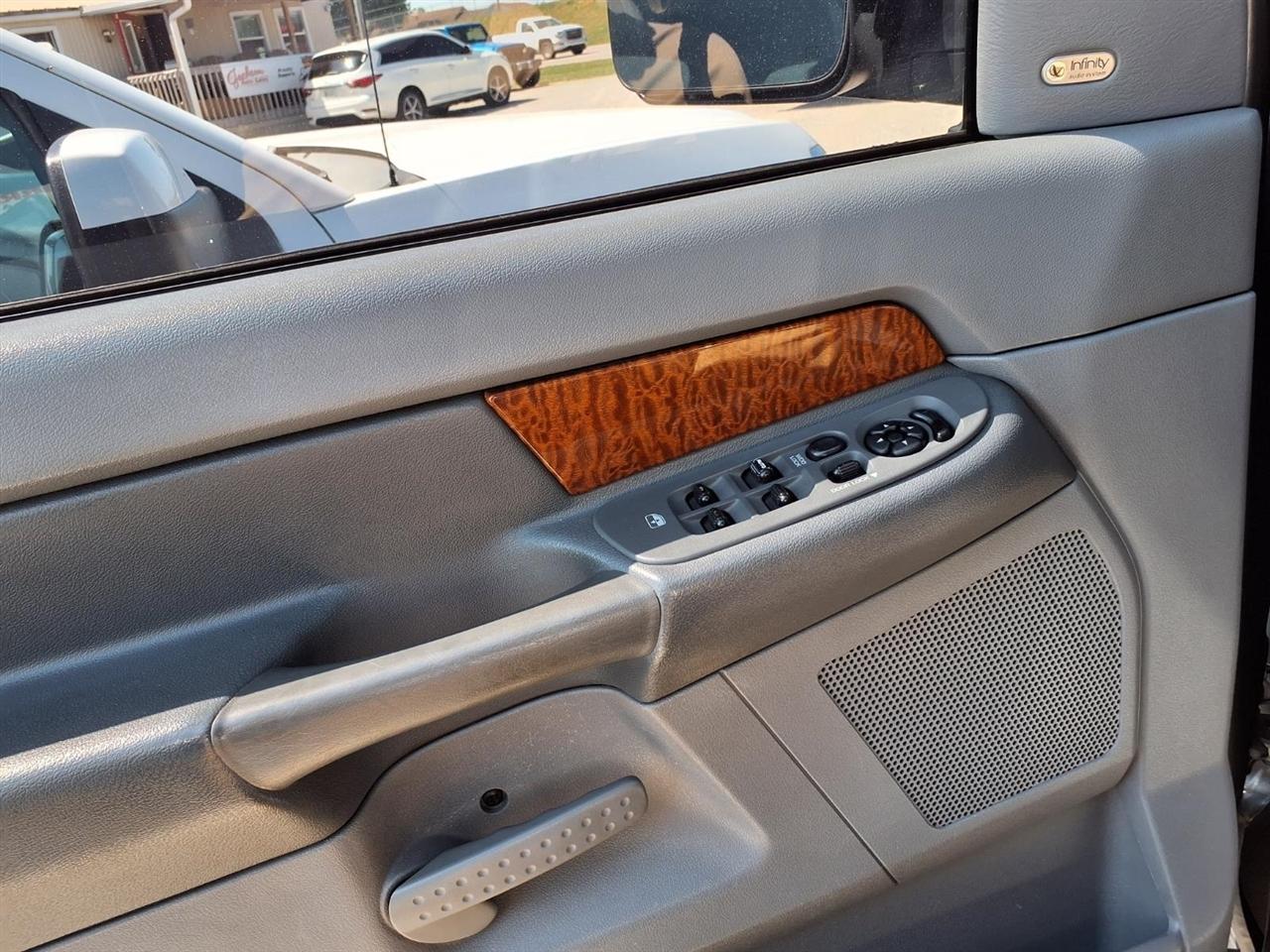 Dodge Ram 2500 4dr Mega Cab 160.5" WB 4WD Laramie 2006