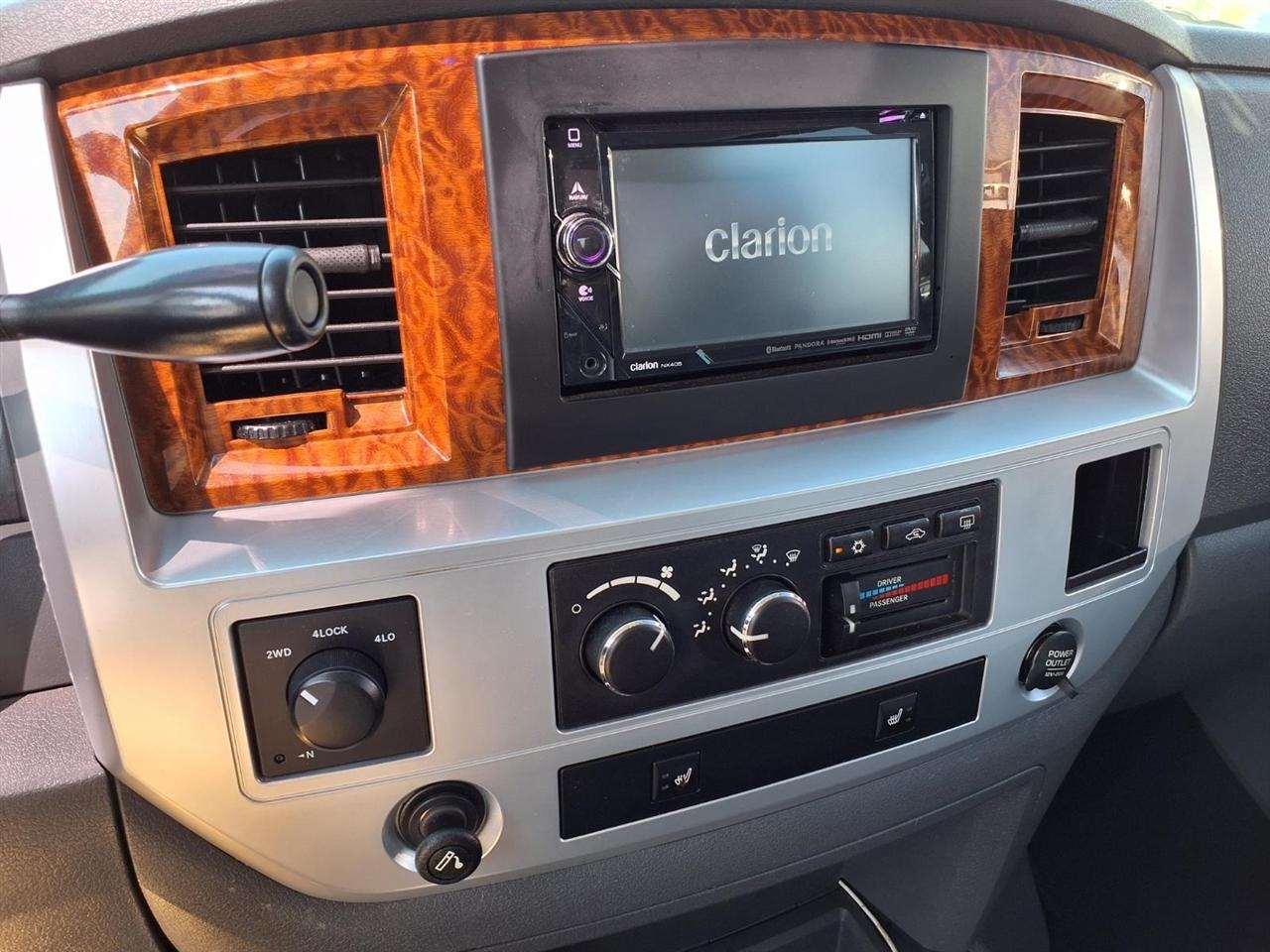 Dodge Ram 2500 4dr Mega Cab 160.5" WB 4WD Laramie 2006