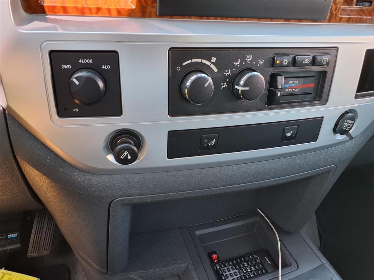 Dodge Ram 2500 4dr Mega Cab 160.5" WB 4WD Laramie 2006