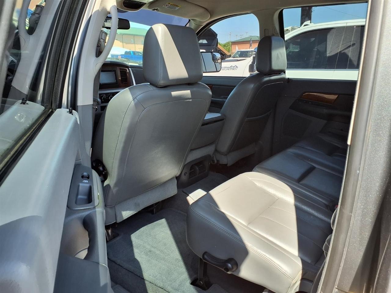 Dodge Ram 2500 4dr Mega Cab 160.5" WB 4WD Laramie 2006