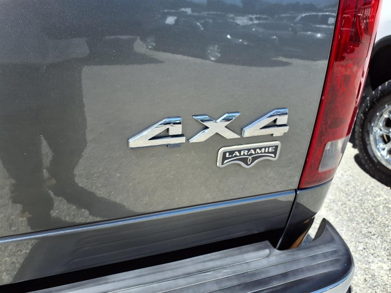 Dodge Ram 2500 4dr Mega Cab 160.5" WB 4WD Laramie 2006