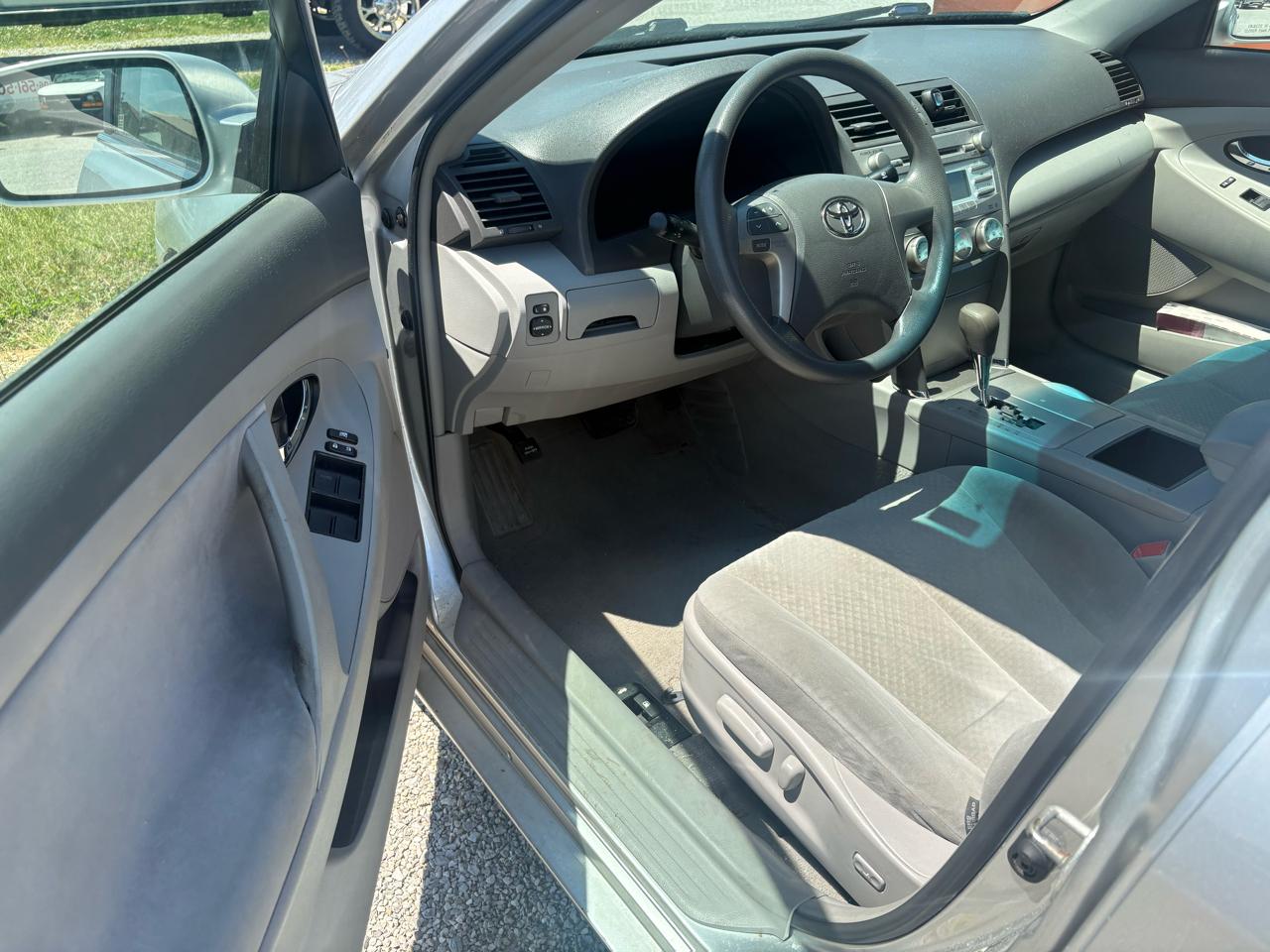 Toyota Camry 4dr Sdn I4 Auto LE (Natl) *Ltd Avail* 2009
