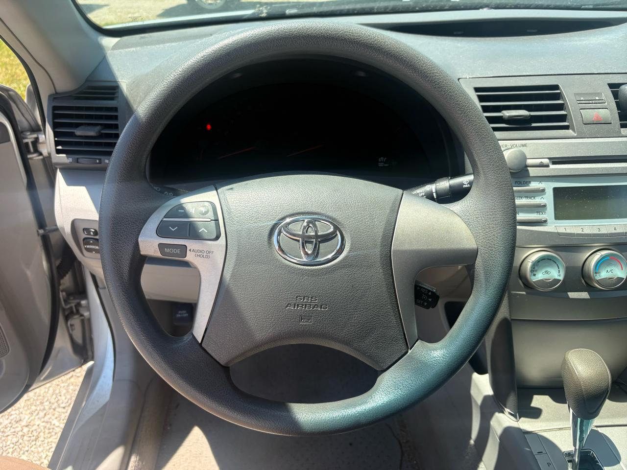Toyota Camry 4dr Sdn I4 Auto LE (Natl) *Ltd Avail* 2009