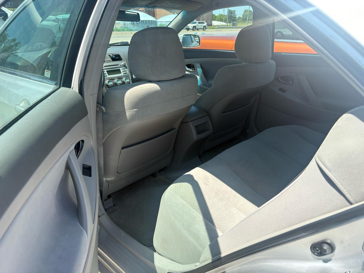 Toyota Camry 4dr Sdn I4 Auto LE (Natl) *Ltd Avail* 2009