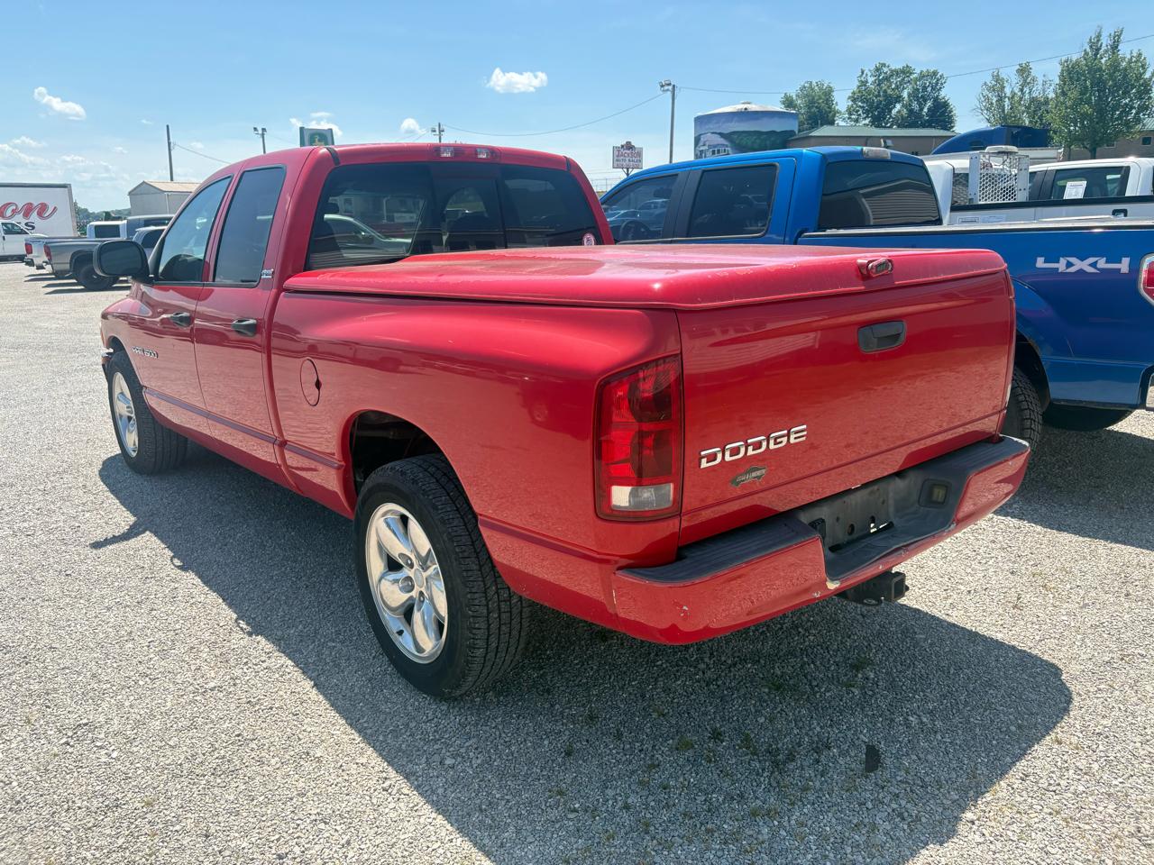Dodge Ram 1500 4dr Quad Cab 140" WB 2002