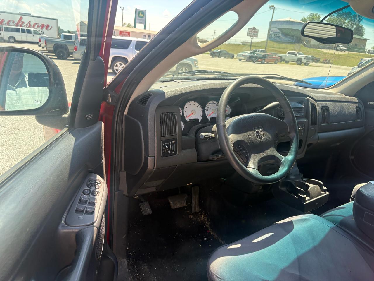 Dodge Ram 1500 4dr Quad Cab 140" WB 2002