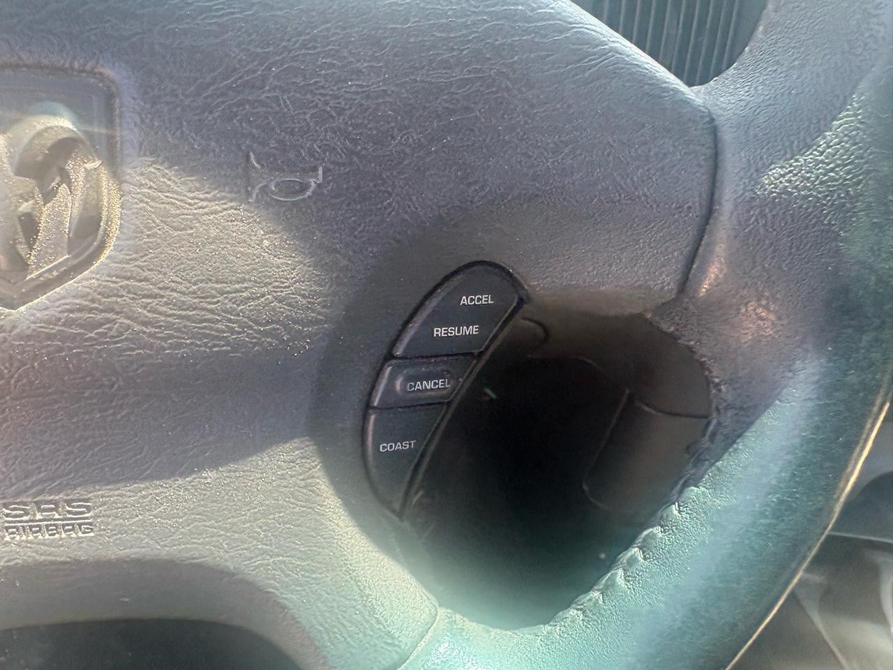 Dodge Ram 1500 4dr Quad Cab 140" WB 2002
