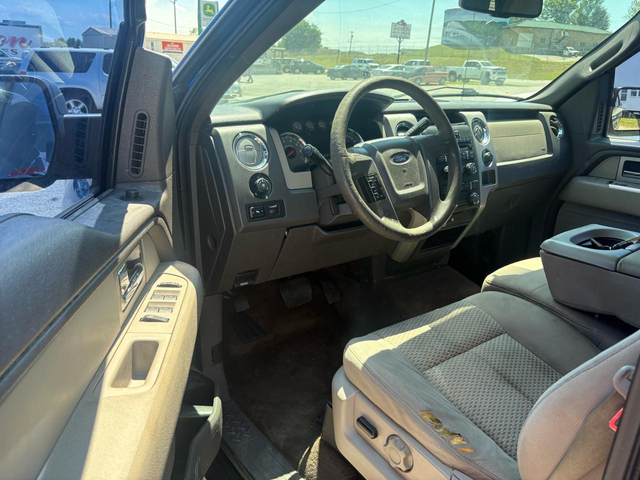 Ford F-150 4WD SuperCab 133" XLT 2010
