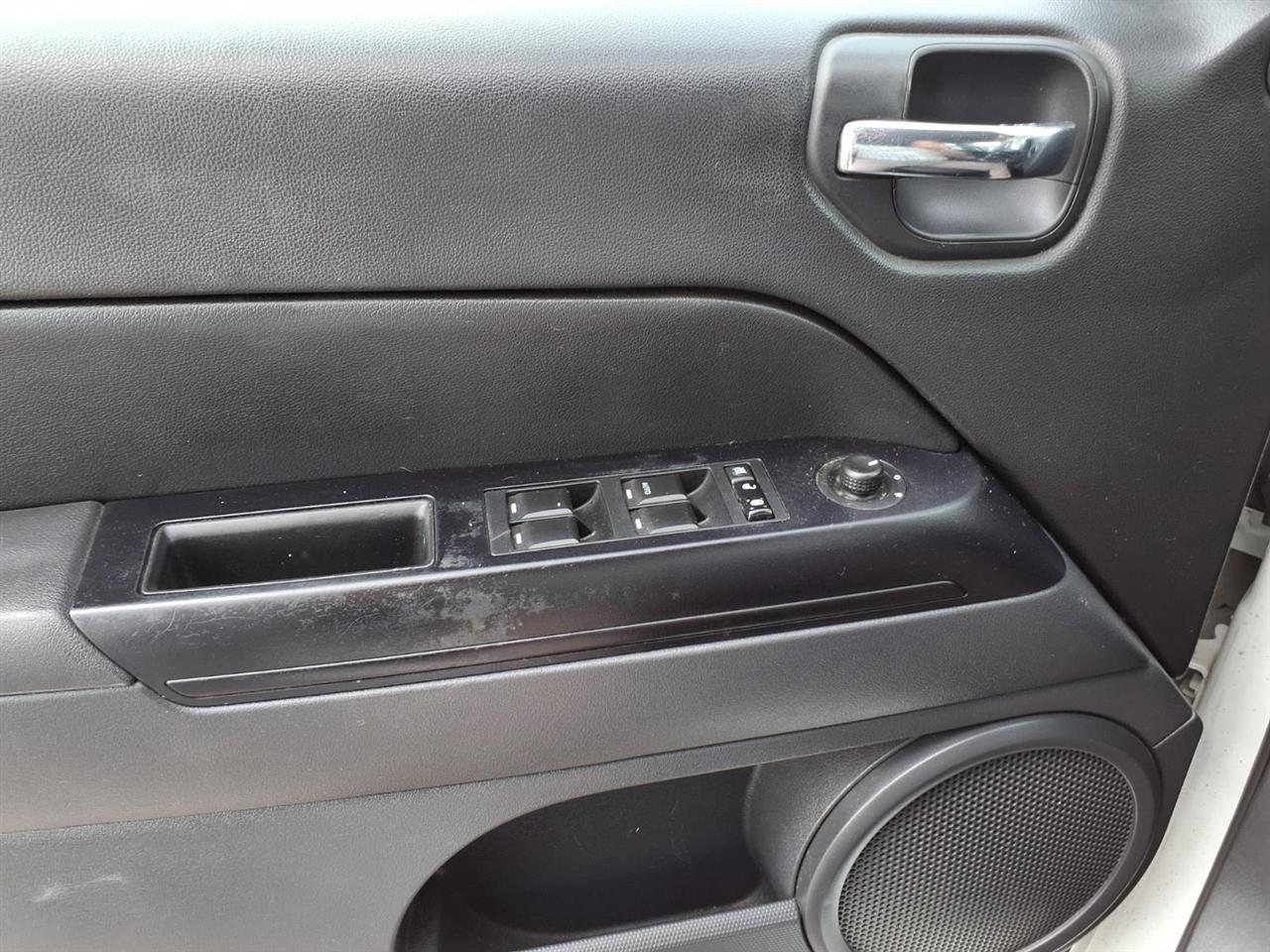 Jeep Compass 4WD 4dr Sport 2012