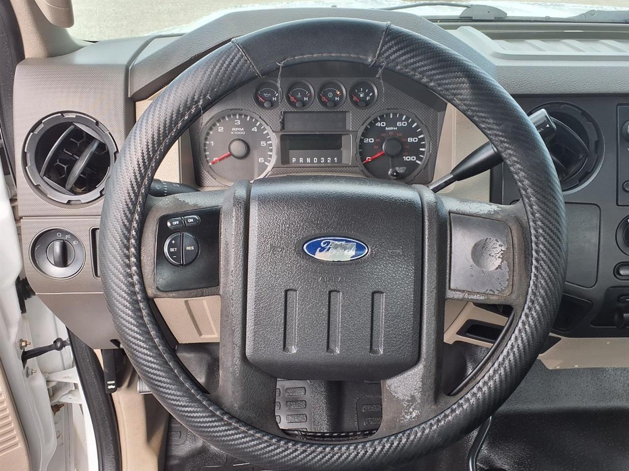 Ford Super Duty F-350 SRW 4WD Reg Cab 137" XLT 2010