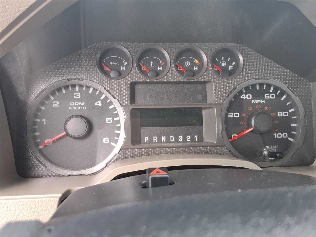 Ford Super Duty F-350 SRW 4WD Reg Cab 137" XLT 2010